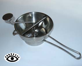 Photo of a Gefu mouli processor.